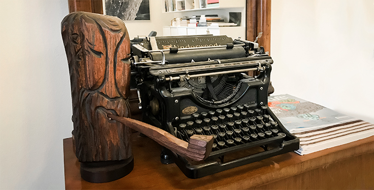 eske typewriter